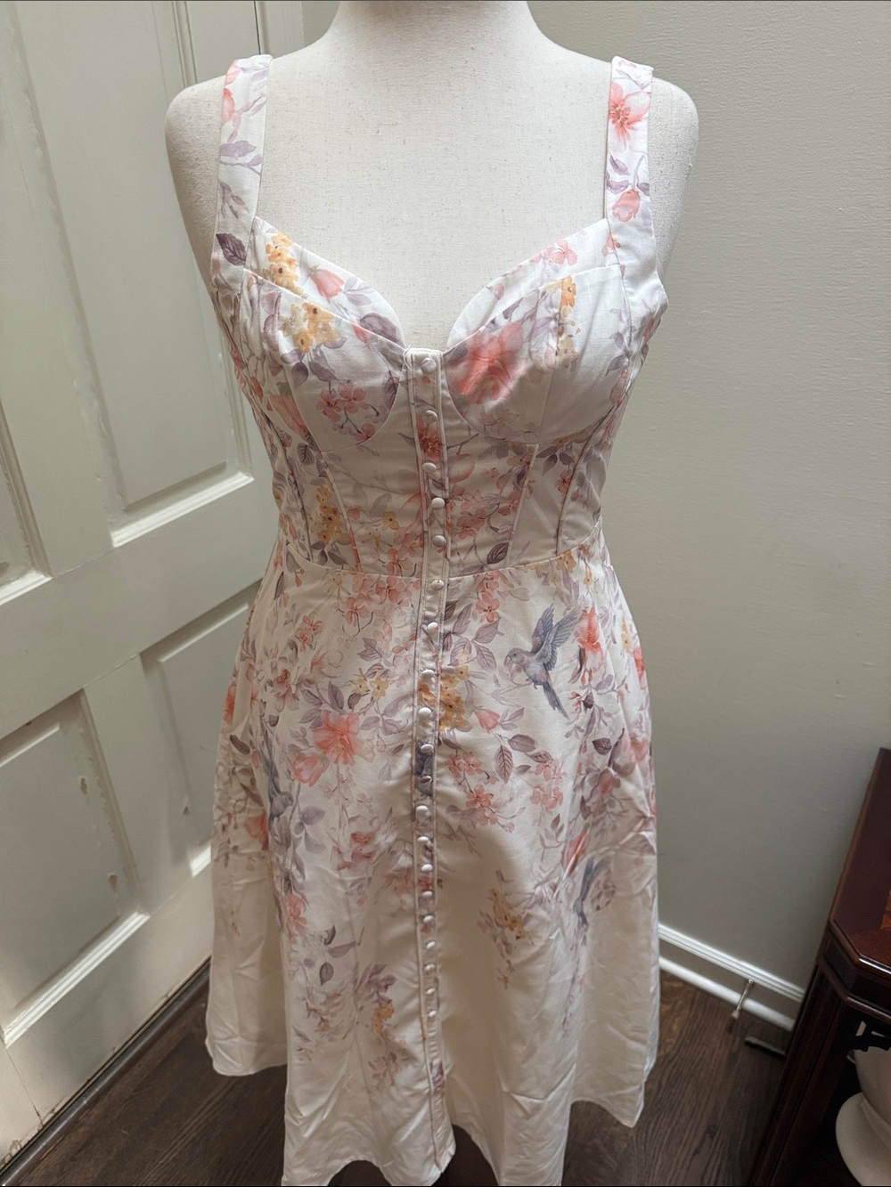 Commense Floral Sweetheart Midi Dress in Blush and Gray - Picture 3 of 4